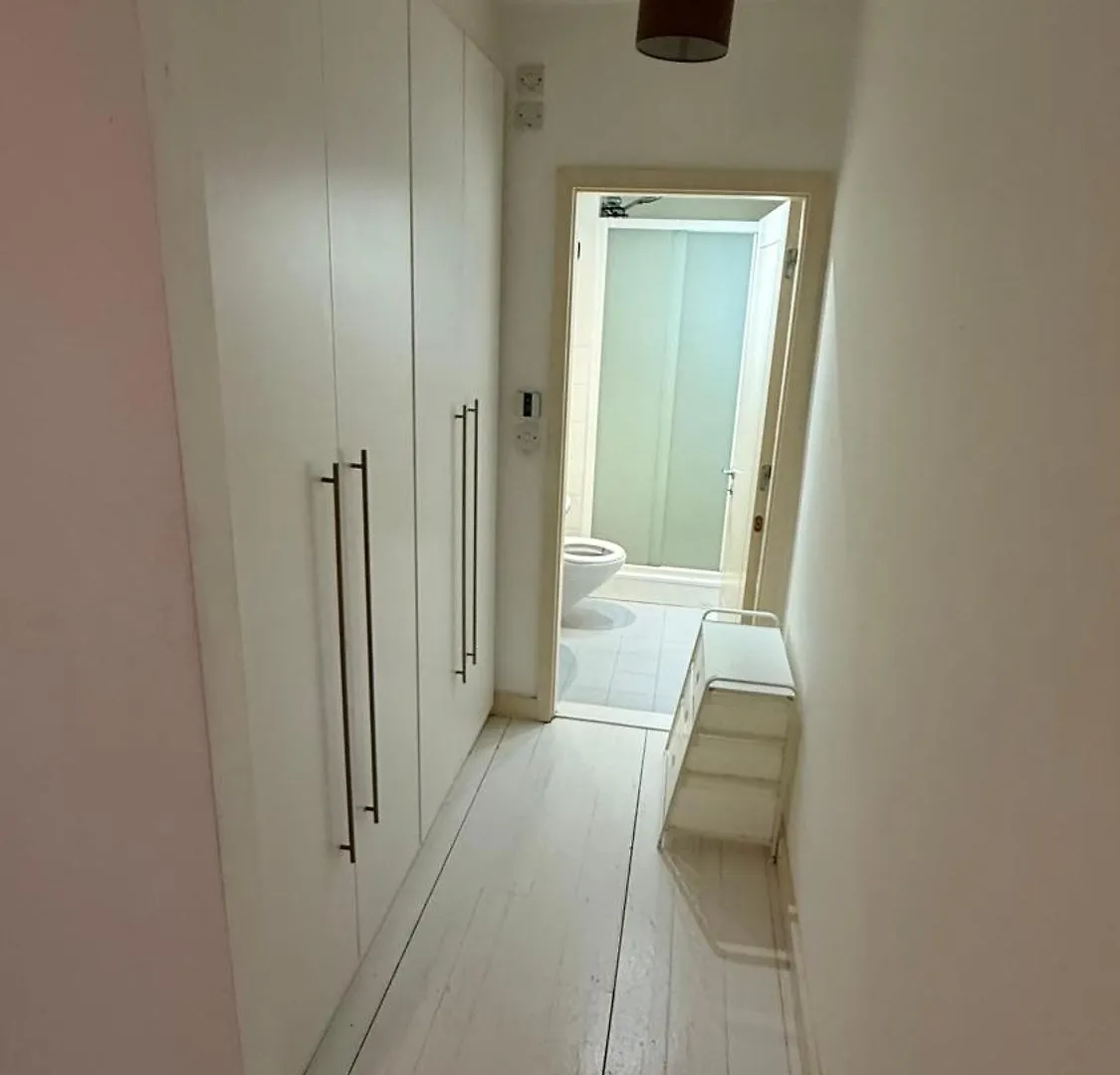 דבלין En-Suite Double Room 0*,  אירלנד